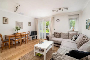 Pass the Keys Cosy Flat in Watford with Parking